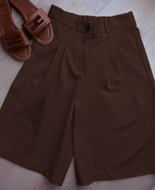 Short sleeve and short