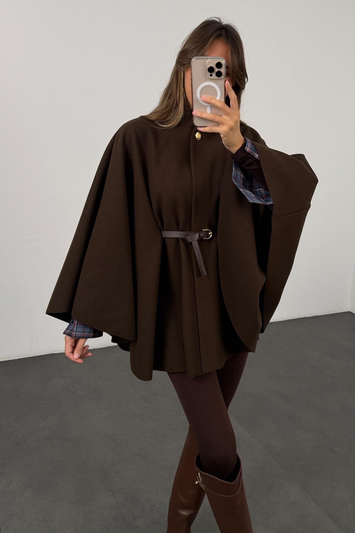 Ava Elegante Wollen Cape Coat